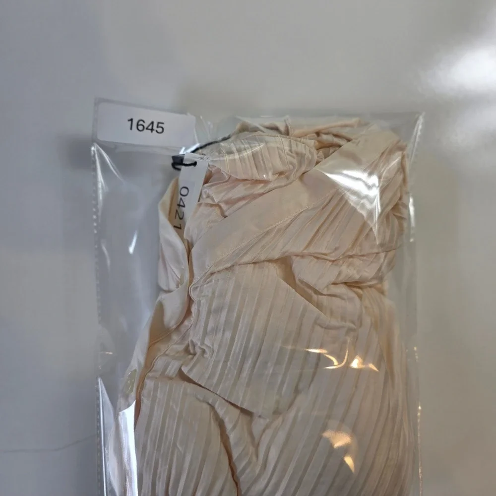 Commense Cream Pleated Plisse Button Down Shirt Long Sleeve Blouse Size M NEW - Picture 11 of 12